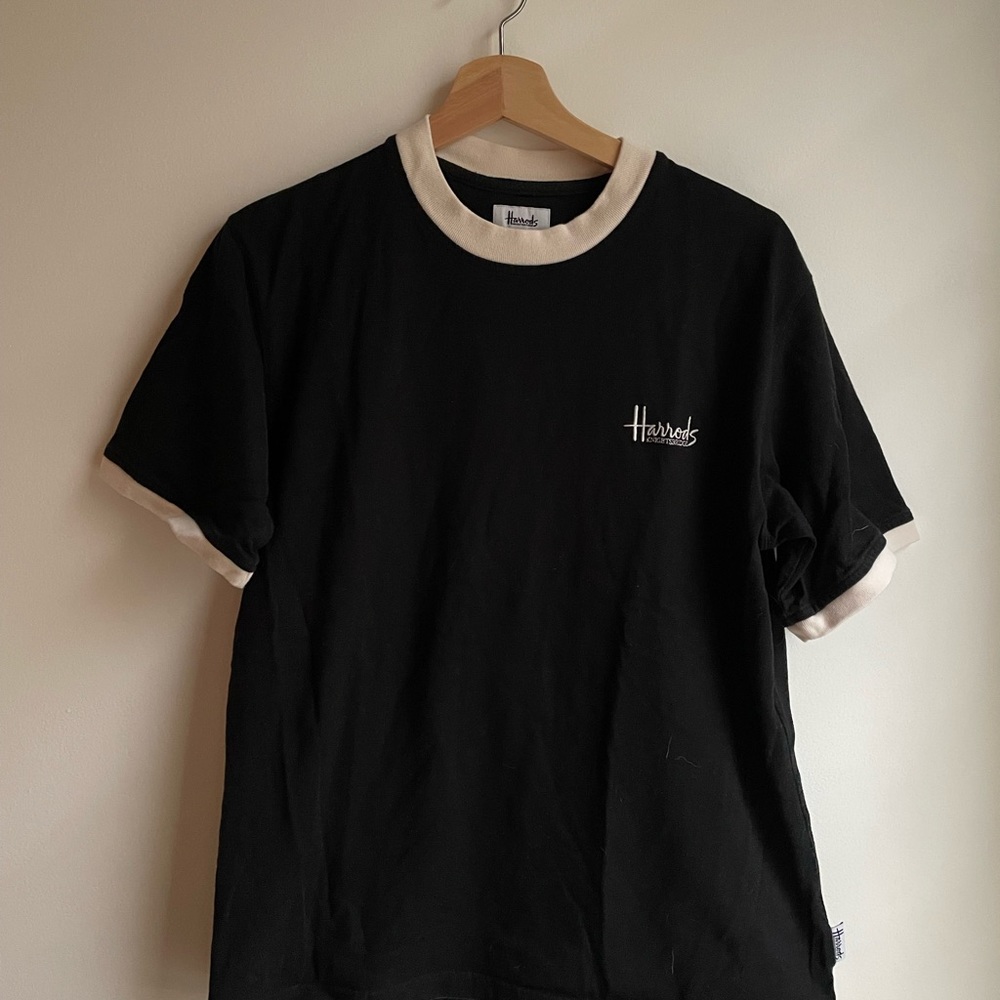 Harrods of Knightsbridge London unisex ADULT RINGER TEE M. England UK Tshirt
